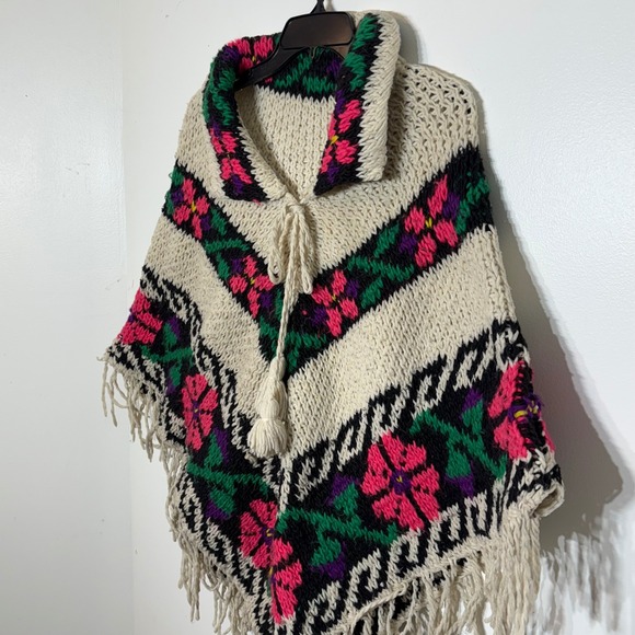 Chunky Knit Floral Bohemian Poncho Cream Multi Color Fringe Collar Vintage - Picture 4 of 9